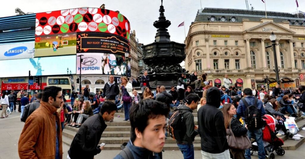 Is London Safe for Solo Female Travelers? Expert Tips Inside!